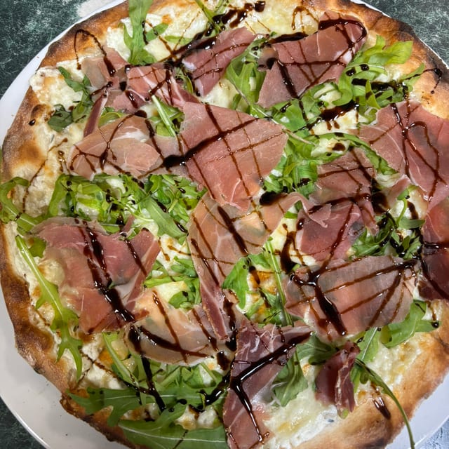 Rucola E Prosciutto Pizza - Dinner.