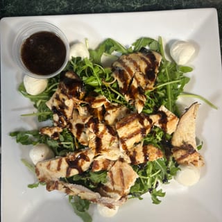 Arugula Chicken Mozzarella Salad