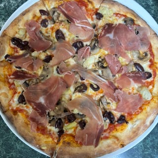 Capricciosa Pizza - Dinner