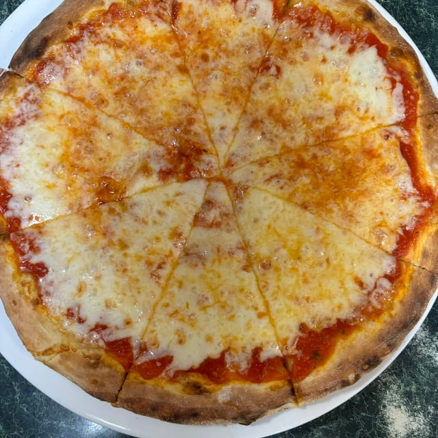 Traditional Plain Pizza - Lunch.